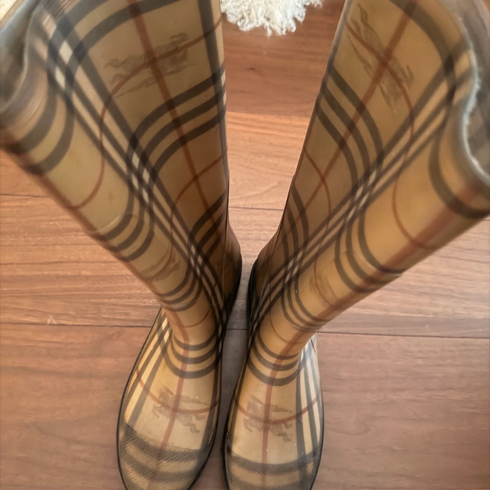 Burberry Women's Plaid Rain Boots - Tan and Black